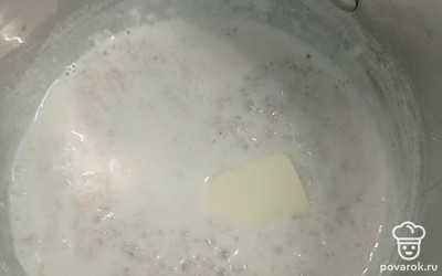 В конце добавить сливочное масло.