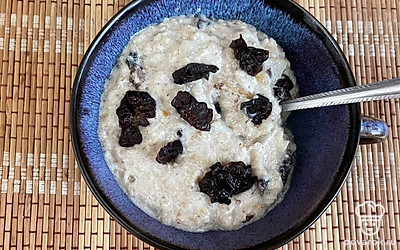 Перед подачей выложите кусочек сливочного масла.