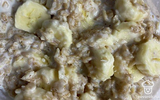 Овсяная каша с бананом за 10 минут — Рецепт с фото