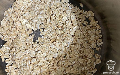 Подготовить овсянку. 