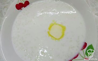 Перед подачей порционно добавить масло. 