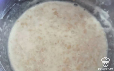 Добавляем сахар, варим до готовности.