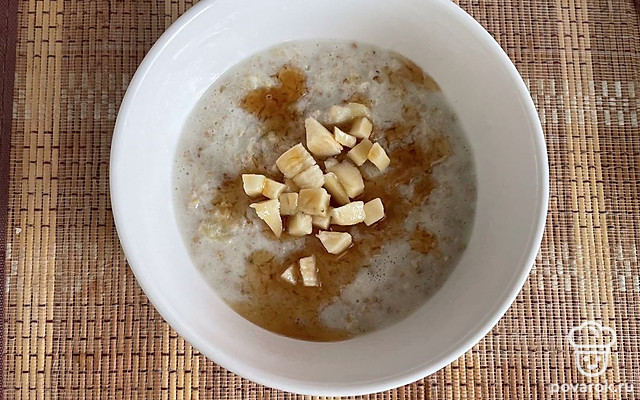 Овсянка с бананом и медом — Рецепт с фото