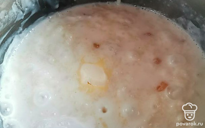 Добавить масло. Перемешать. Выключить, дать настояться.