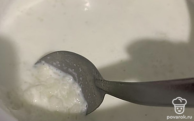 Добавляем заранее промытый рис.