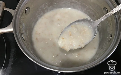 Вот такая консистенция должна получиться. С манкой варить нужно 3-5 минут.