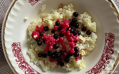 Подаем, добавив ягоды.