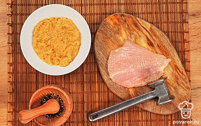 Отдельно готовый кляр не подают. Обычно его используют для приготовления рыбы, котлет или отбивных.