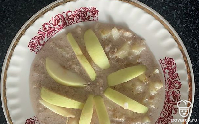 Овсяная каша с яблоком и корицей — Рецепт с фото