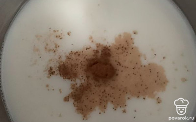 В кашу добавляем корицу.