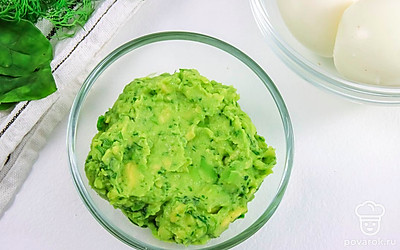 Взбейте все блендером до однородной массы.