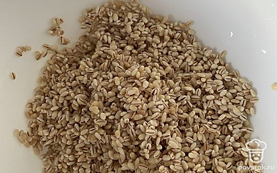 С перловки слить воду.