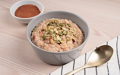 Положите кашу в глубокую тарелку и подавайте к столу. Приятного аппетита!