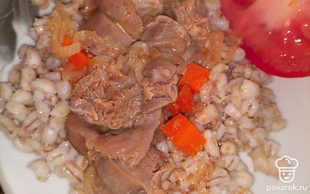 Перловая каша с куриными желудками — Рецепт с фото