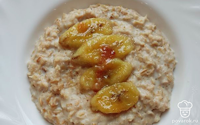 Молочная овсяная каша с бананом — Рецепт с фото