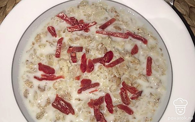 Можно подать со свежими фруктами или сухофруктами. Приятного аппетита!