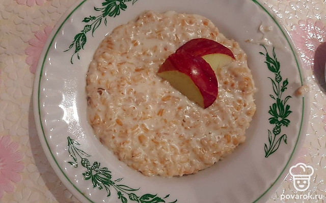 Вкусная геркулесовая каша на молоке — Рецепт с фото