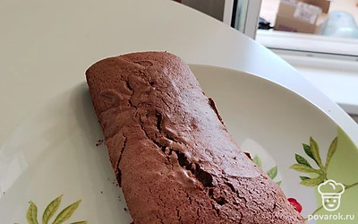 Наш шоколадный кекс готов. Его можно сочетать с сиропами, шоколадом, медом, вареньем. Можно украсить листочками мяты или посыпать сахарной пудрой. Приятного аппетита!