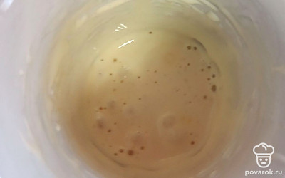 Размешайте желтки.