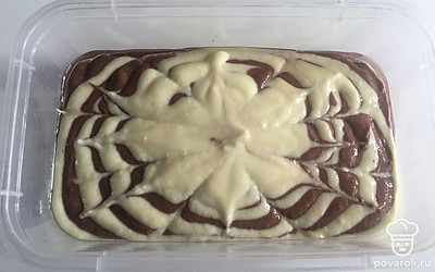 Делаем узор. Отправляем в микроволновку на 5 минут. Даем остыть.