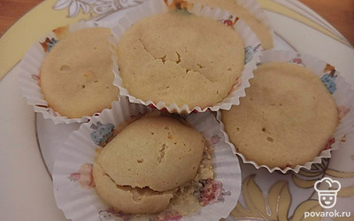 Подавайте кексики на большом блюде. Приятного аппетита!