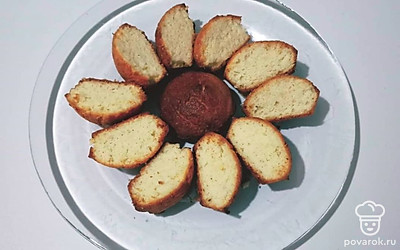 Выпекать кексы 30 минут при 200 градусах.