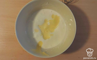 Объедините получившиеся массы.