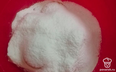 Просеянную муку.