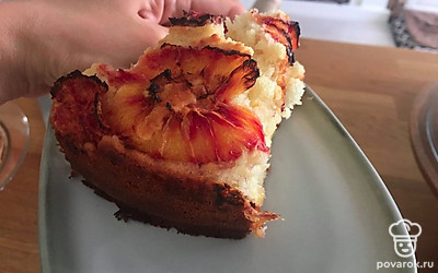 Дайте кексу остыть, вытащите из формы и нарежьте порционно. Приятного аппетита.