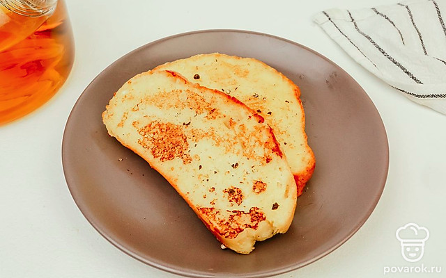 Гренки из хлеба с яйцом и молоком — Рецепт с фото