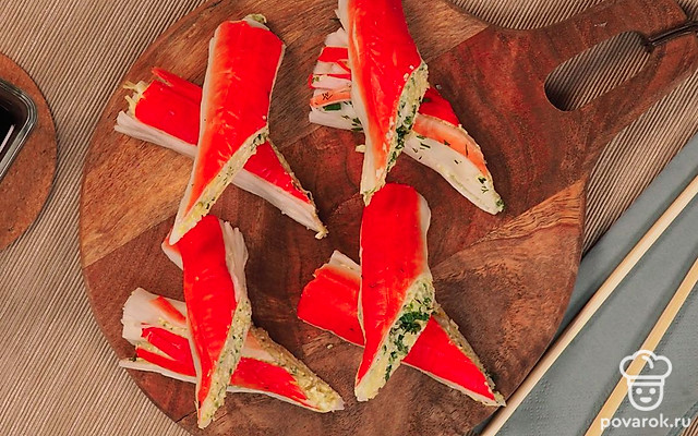 Крабовые палочки с сыром — Рецепт с фото