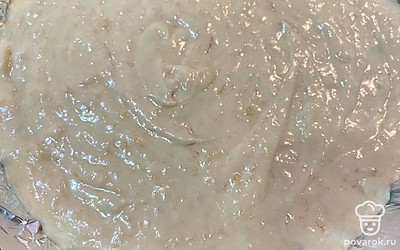 Выложить на сковороду, выпекать при 180 градусах 40 минут.