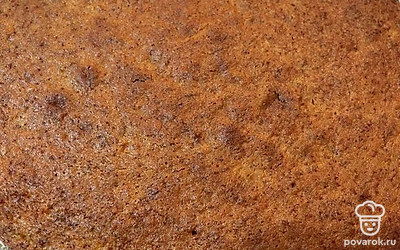 Можно в тесто добавлять орешки или шоколадные капли.