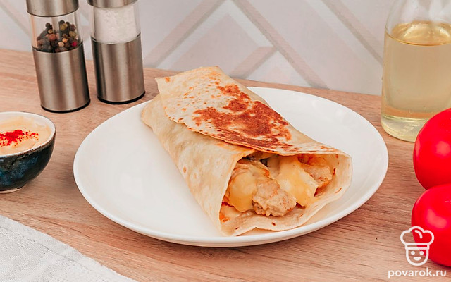 Тортилья с куриными стрипсами — Рецепт с фото