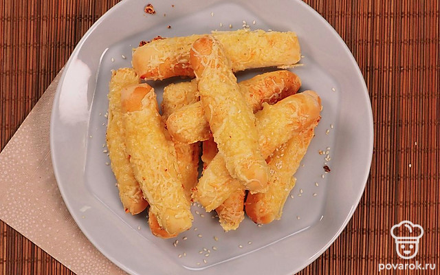 Сырные дрожжевые палочки — Рецепт с фото