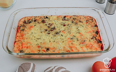 Готовое блюдо достаньте из духовки, дайте отдохнуть при комнатной температуре 10 минут. Можно подавать к столу.