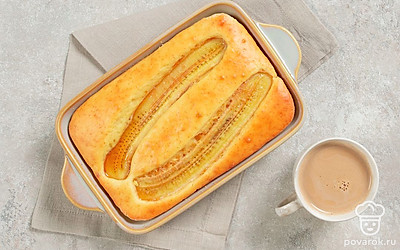 Подайте пирог с бананом к чашке горячего какао.