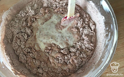 Смешайте лопаткой или миксером до получения однородной массы без комочков.