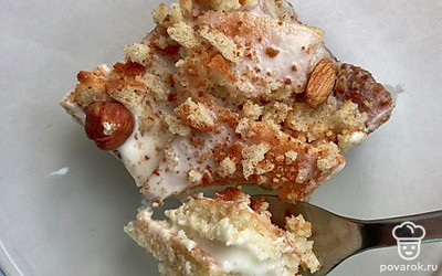 Перед подачей десерт можно украсить любыми ягодами.