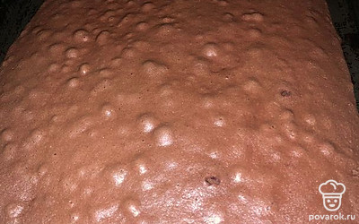 Бисквит проверить спичкой или зубочисткой. 