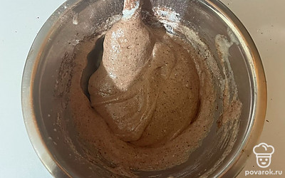 Аккуратно замешайте тесто. 