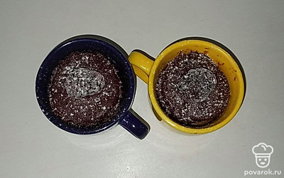 Подавайте охлажденный бисквит к столу к чаю, кофе или теплому молоку к завтраку. Приятного аппетита!