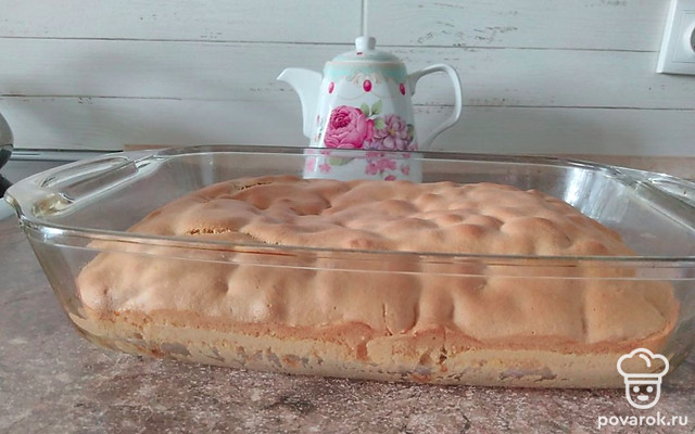 Бисквит с изюмом — Рецепт с фото