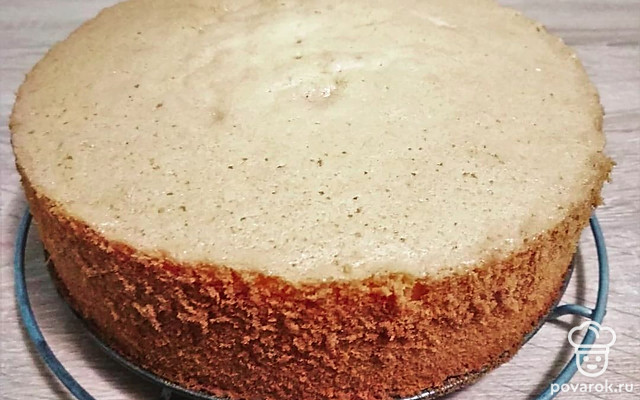 Быстрый воздушный бисквит — Рецепт с фото