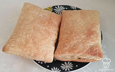 Готовые коржи достаньте из духовки и дайте им остыть.