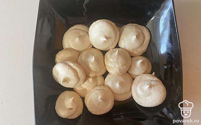 Французское пирожное из запеченных взбитых яичных белков и сахара — Рецепт с фото