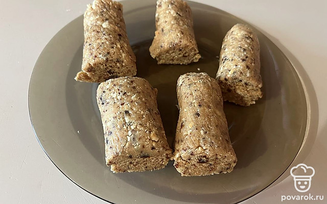 Пирожное «Картошка» с финиками и сгущенным молоком — Рецепт с фото