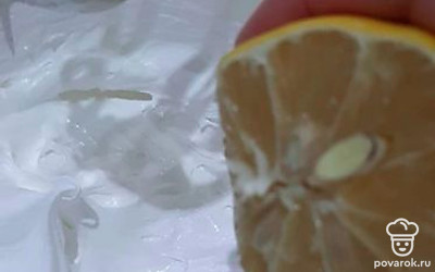 Добавляем лимонный сок.