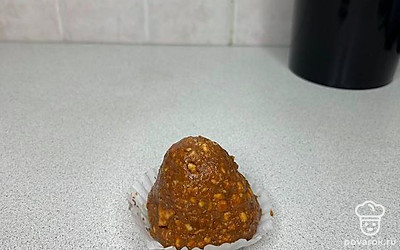 Придаем форму нашим пироженкам.