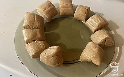 Подавайте к столу с горячим чаем. 